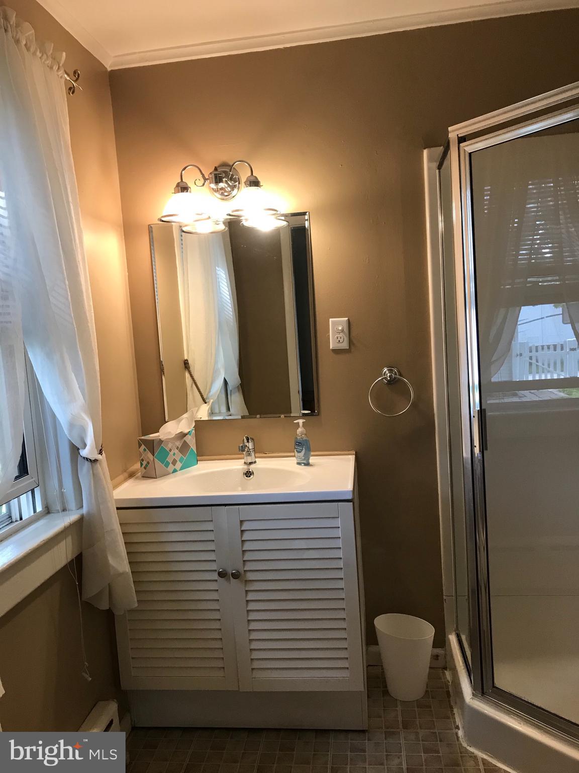60 Beloit Avenue Audubon, NJ 08106 - Photo 11 of 31 1st Floor Full Bath