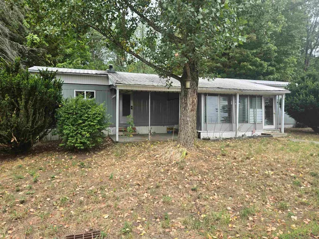 $79,900 | 12 4th Street, Newport, NH 03773