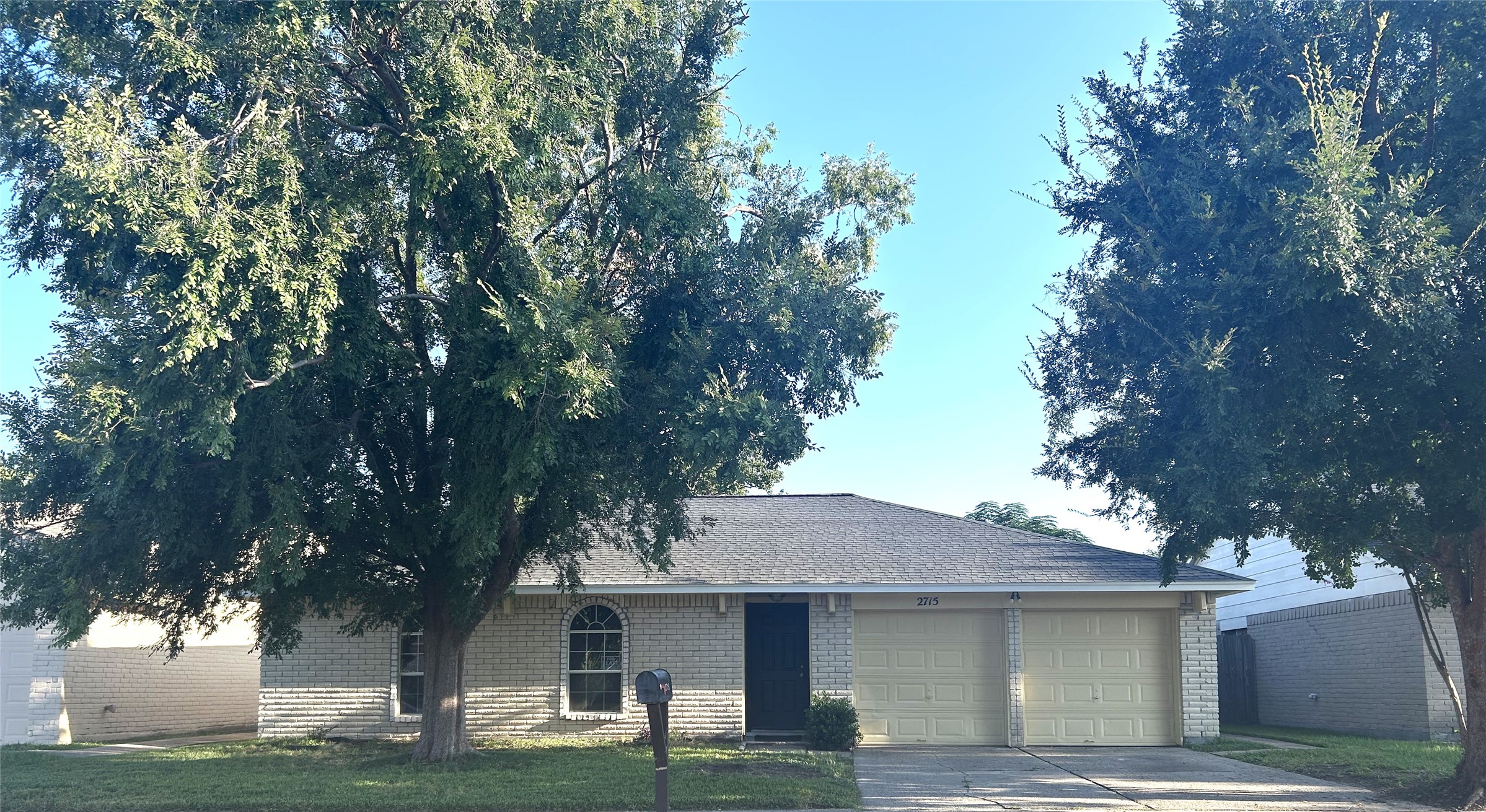 2715 Spring Canyon Court Houston, TX 77067 - Photo 4 of 32 Front view