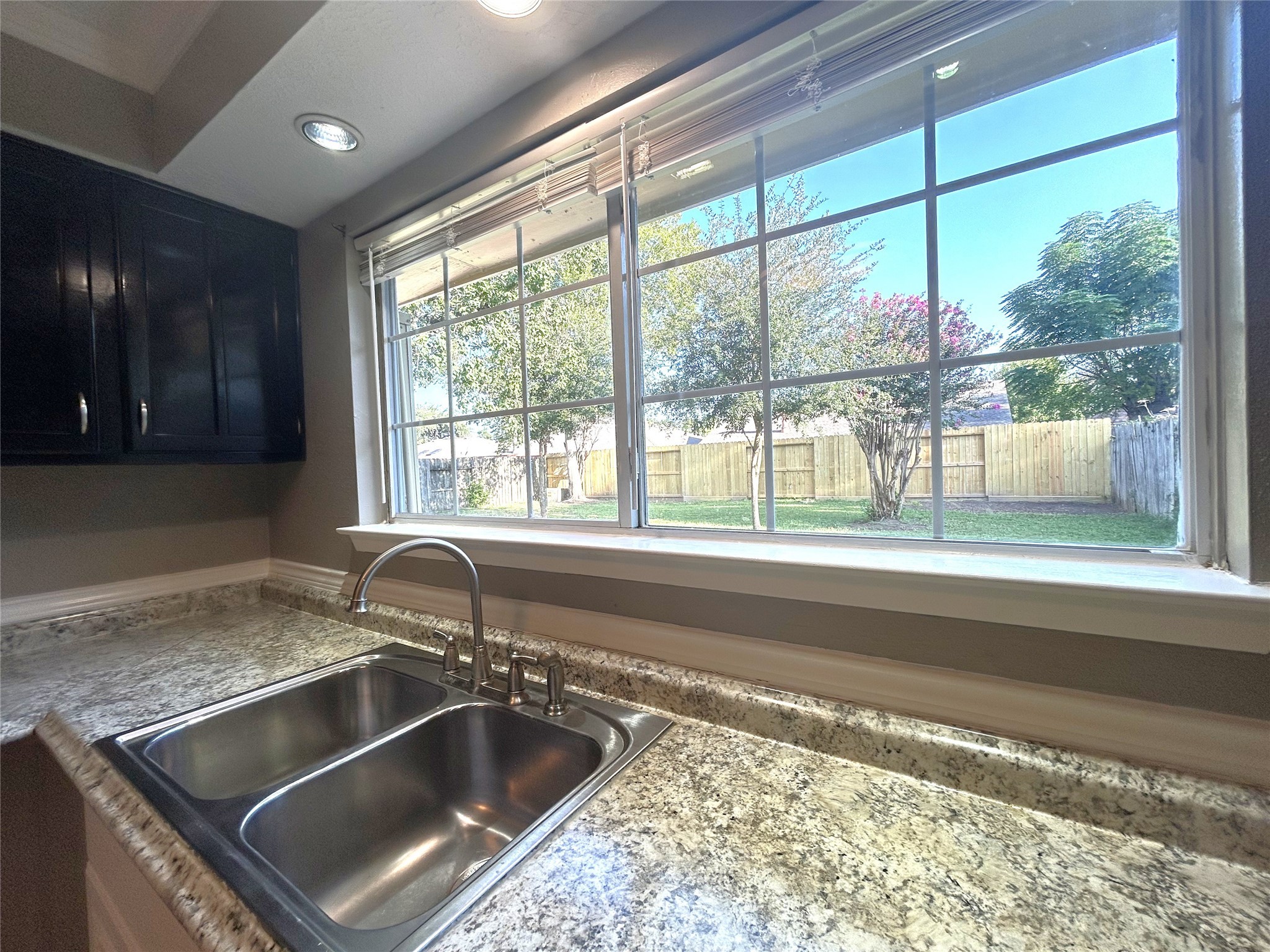 2715 Spring Canyon Court Houston, TX 77067 - Photo 10 of 32