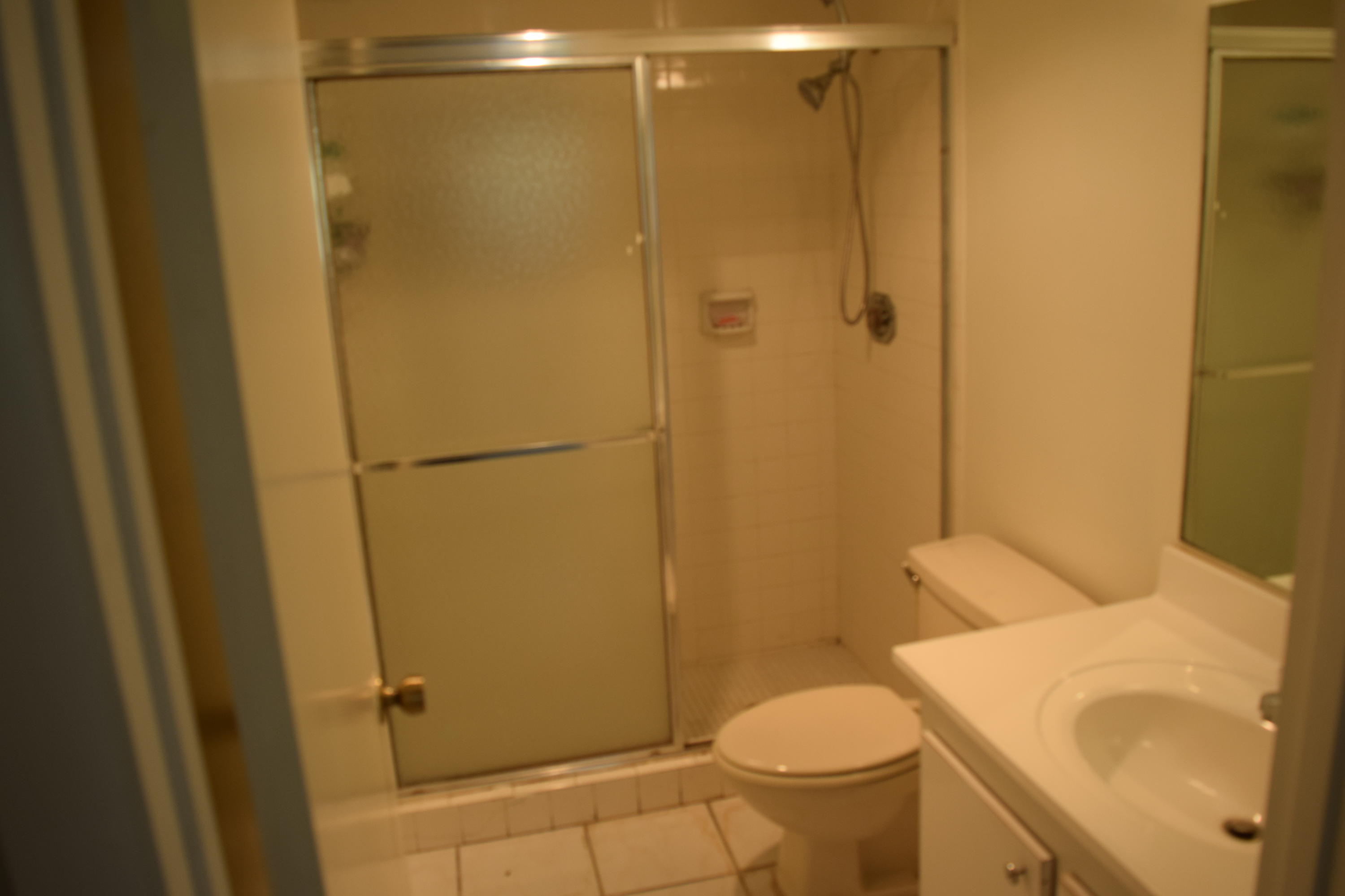 2041 Woolbright Road, Unit H104 Boynton Beach, FL 33426 - Photo 9 of 10 Bathroom