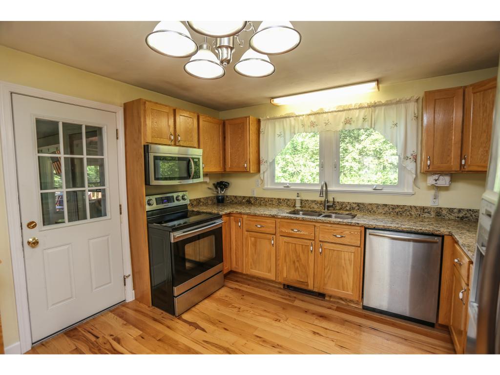 250 Back River Road Bedford, NH 03110 - Photo 5 of 20