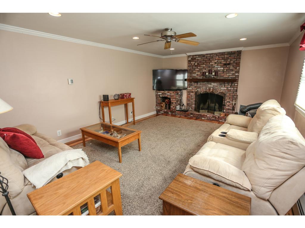 250 Back River Road Bedford, NH 03110 - Photo 10 of 20