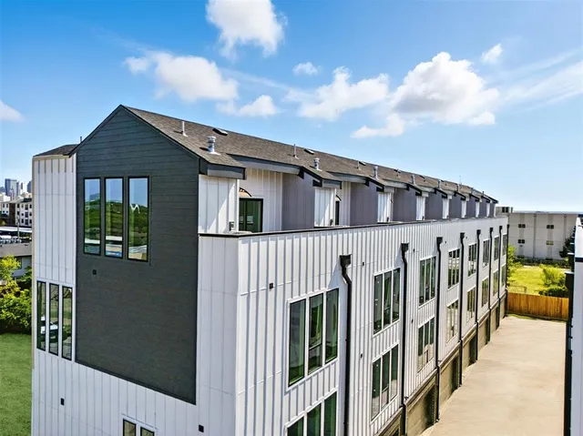 $499,000 | 312 North Lancaster Avenue, Unit 101, Dallas, TX 75203