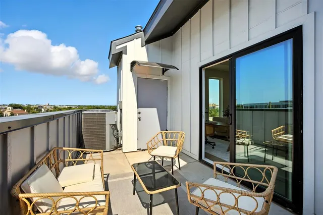 $499,000 | 312 North Lancaster Avenue, Unit 101, Dallas, TX 75203