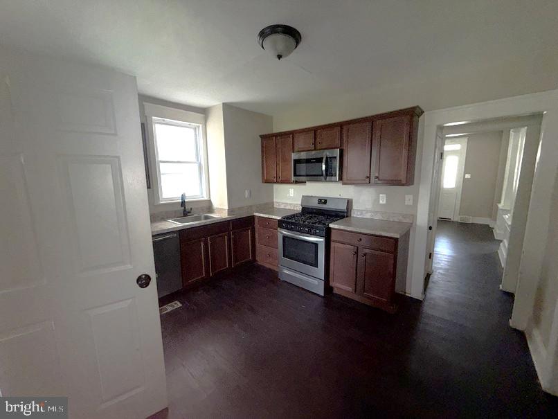 550 Baltimore Street Hanover, PA 17331 - Photo 8 of 16