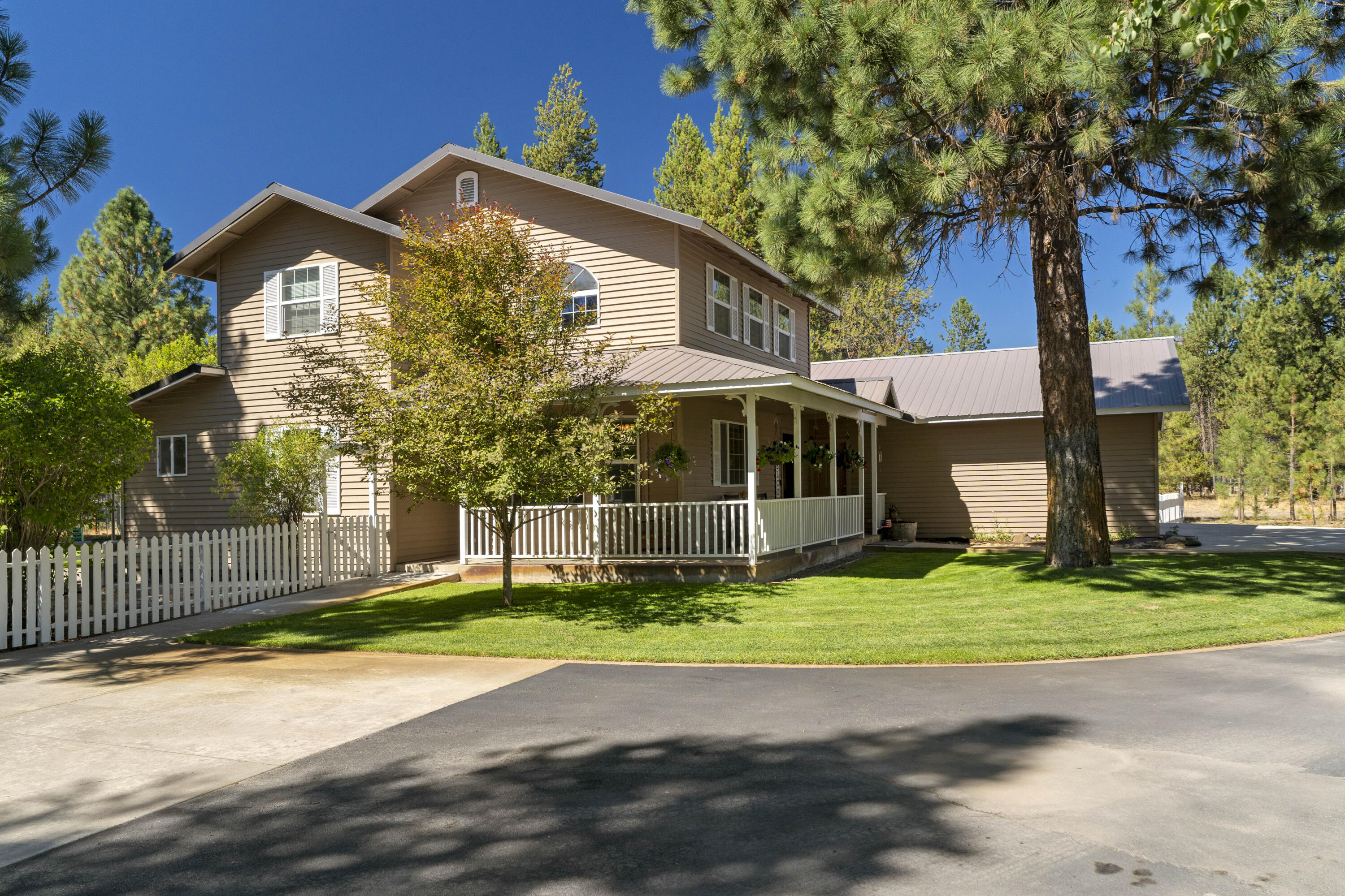 51445 Ash Road La Pine, OR 97739 - Photo 3 of 50 38-Exterior