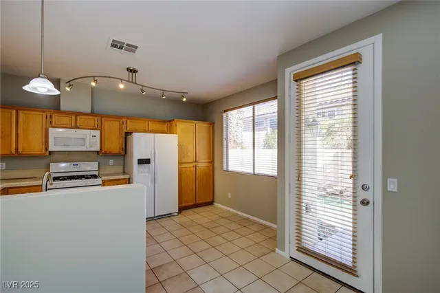 $2,000 | 162 Mountainside Drive, Henderson, NV 89012