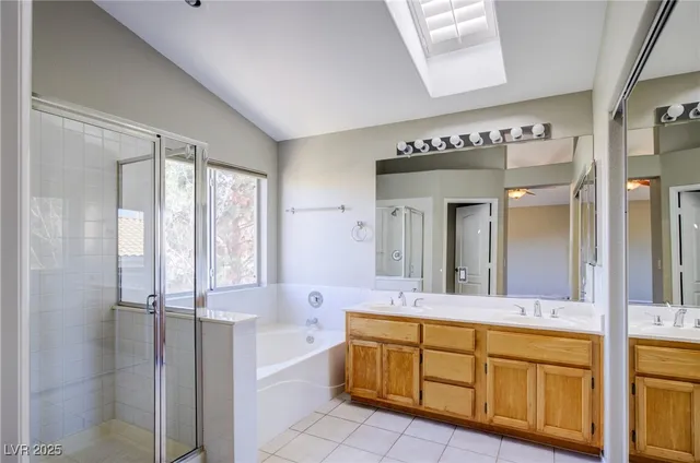 $2,000 | 162 Mountainside Drive, Henderson, NV 89012