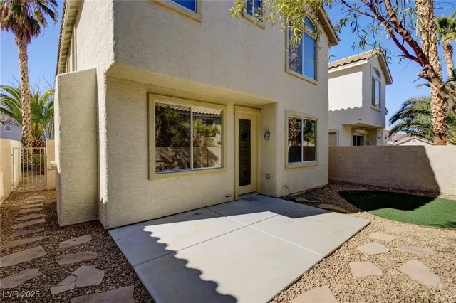 $2,000 | 162 Mountainside Drive, Henderson, NV 89012