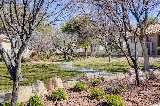 $2,000 | 162 Mountainside Drive, Henderson, NV 89012