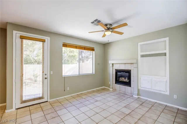 $2,000 | 162 Mountainside Drive, Henderson, NV 89012