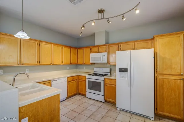 $2,000 | 162 Mountainside Drive, Henderson, NV 89012