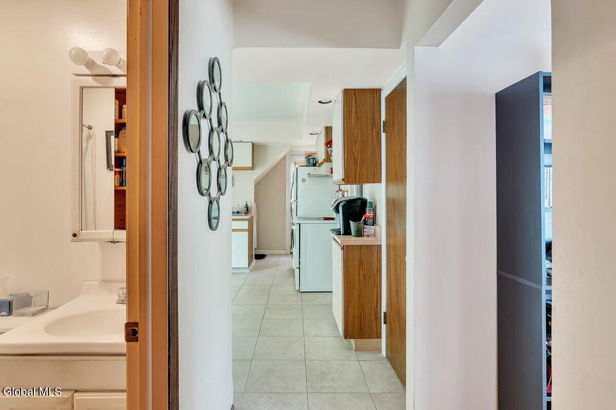 162 Consaul Road Colonie, NY 12205 - Photo 6 of 38 162 Consaul Rd-8