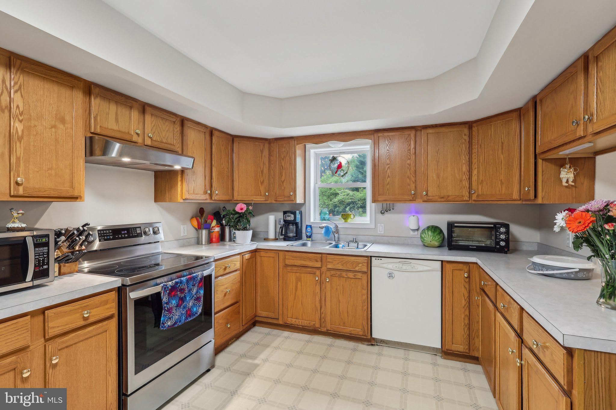205 Linden Avenue Rutledge, PA 19070 - Photo 11 of 50 Kitchen