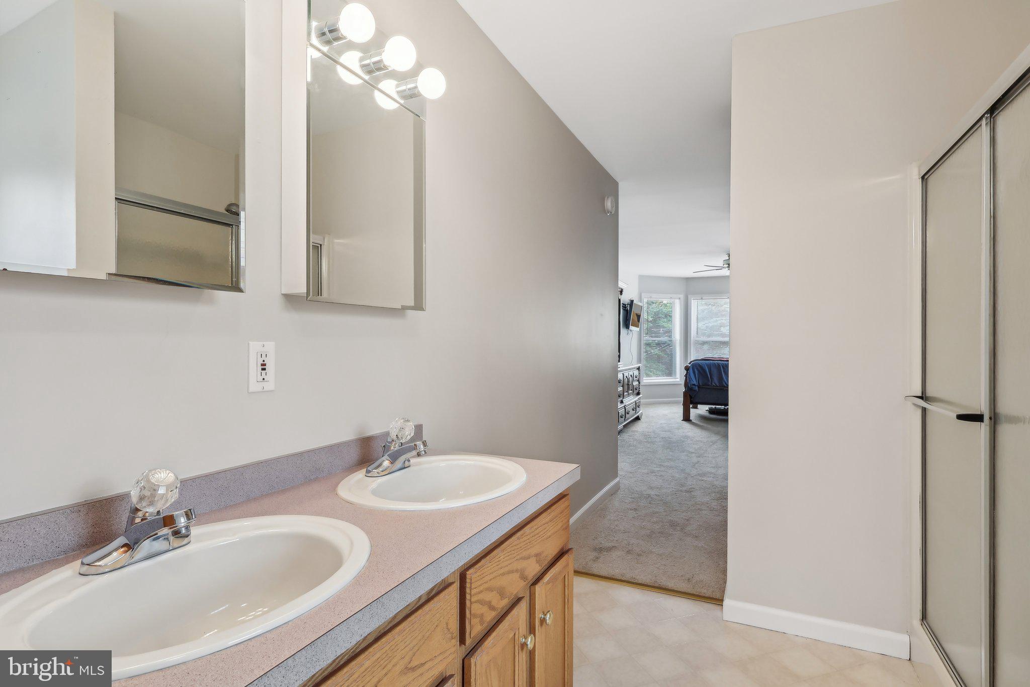205 Linden Avenue Rutledge, PA 19070 - Photo 23 of 50 Primary Bath