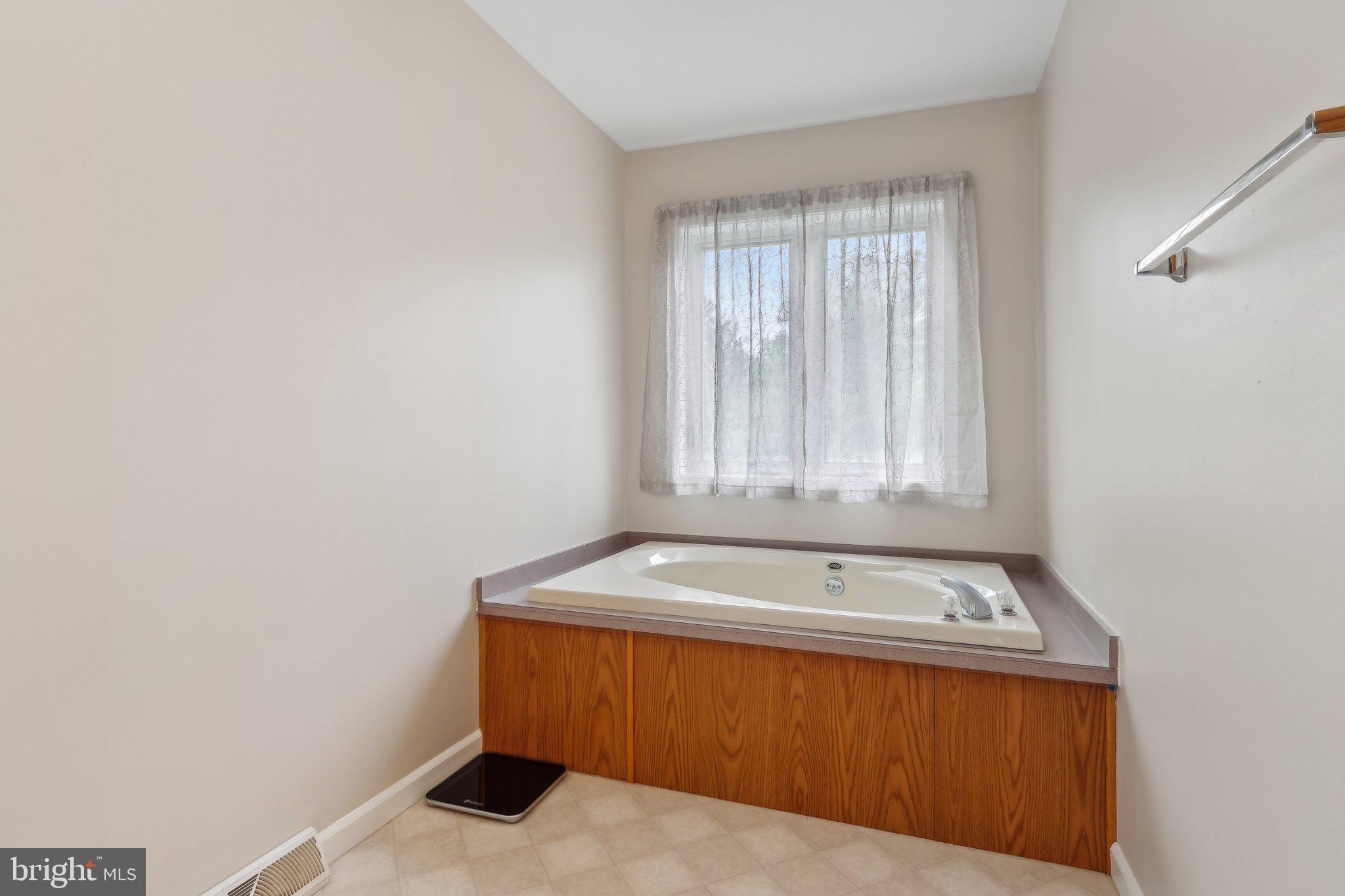 205 Linden Avenue Rutledge, PA 19070 - Photo 24 of 50 Primary Bath