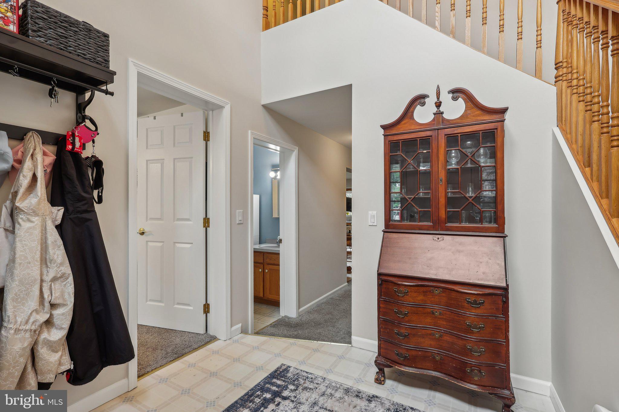 205 Linden Avenue Rutledge, PA 19070 - Photo 7 of 50 Foyer