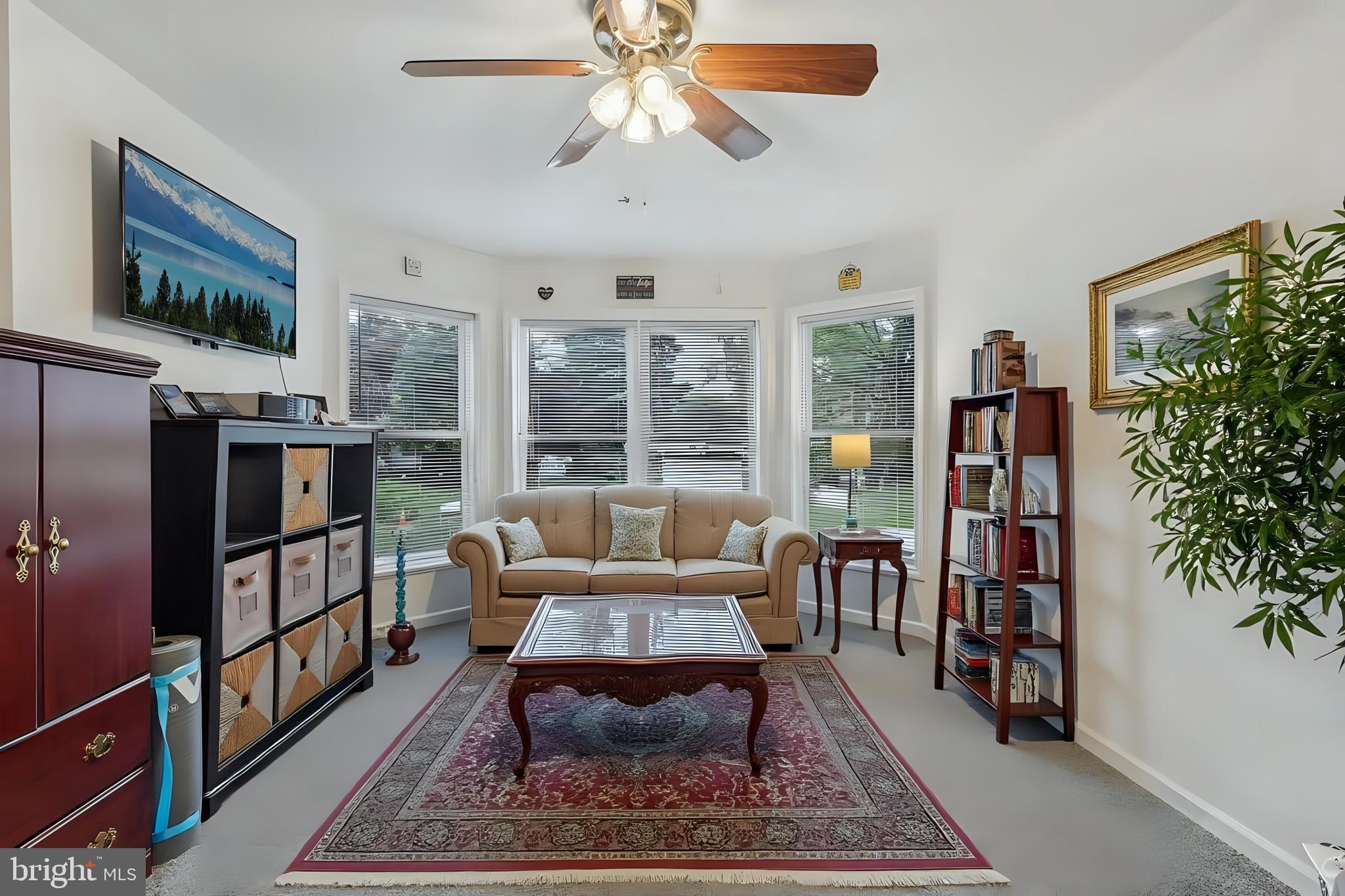 205 Linden Avenue Rutledge, PA 19070 - Photo 10 of 50 Living Room