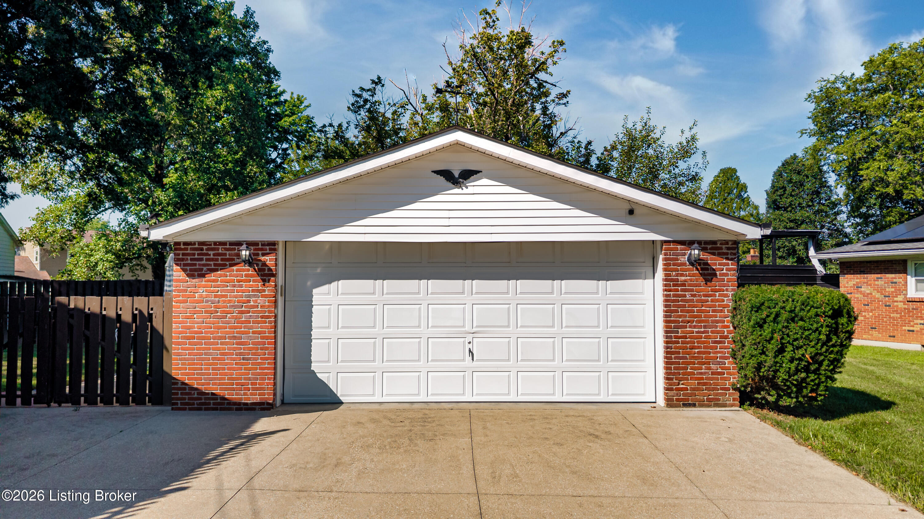 6516 Hollow Tree Road Louisville, KY 40228 - Photo 13 of 70 Garage