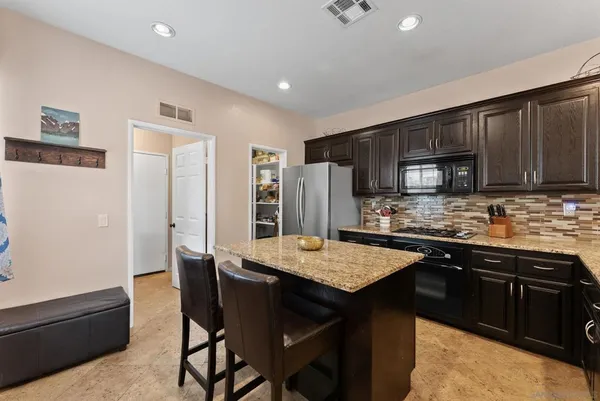 $649,999 | 814 Caminito Francisco, Chula Vista, CA 91913