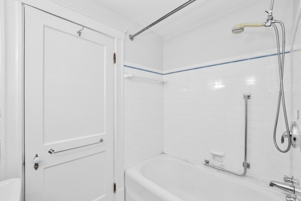 75 Riverview Avenue Waltham, MA 02453 - Photo 25 of 41