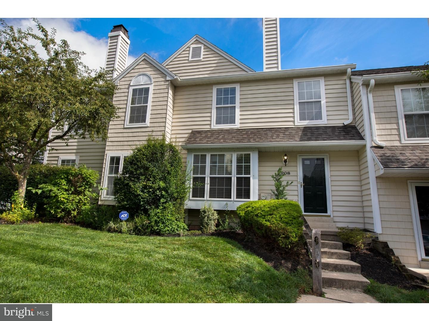 208 Harbour Ridge Lane Downingtown, PA 19335 - Photo 2 of 21 Gallery Image 2
