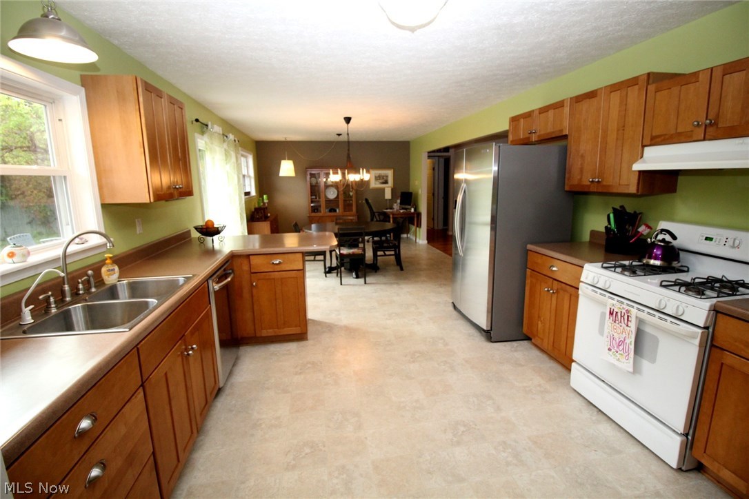 4862 Hayes Road Ravenna, OH 44266 - Photo 8 of 26 Gallery Image 8