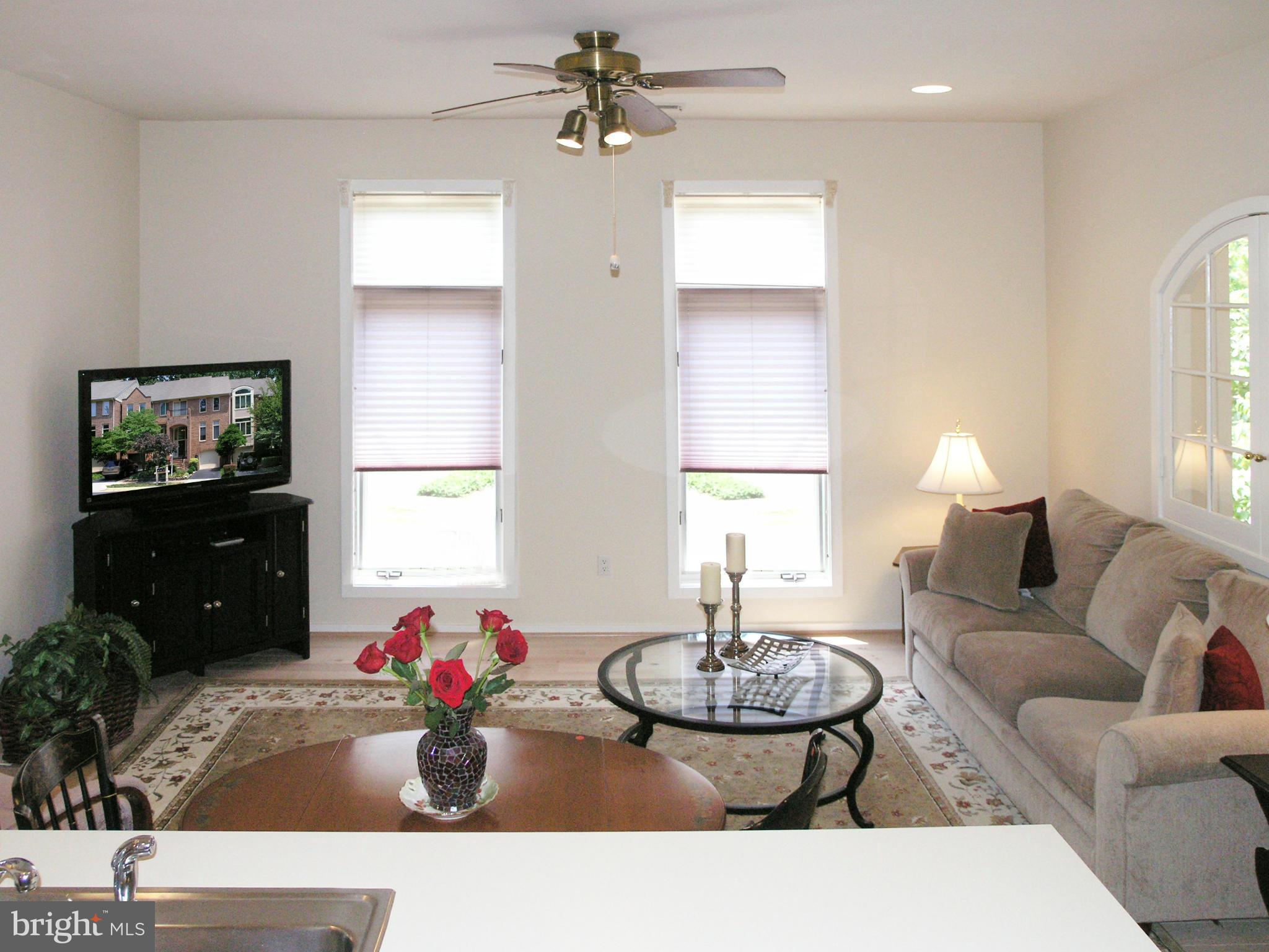 11554 Hemingway Drive Reston, VA 20194 - Photo 5 of 30 Family Room