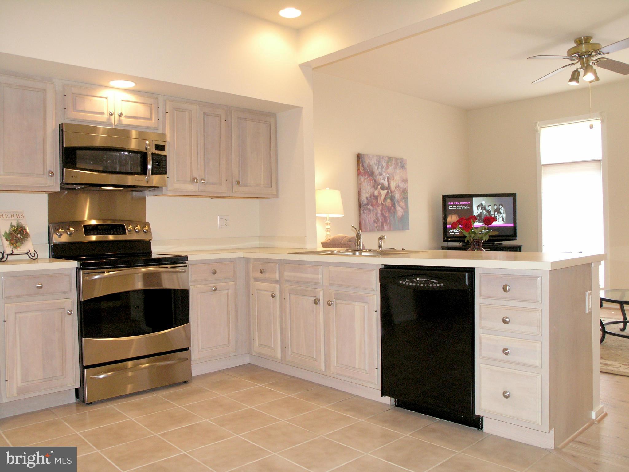 11554 Hemingway Drive Reston, VA 20194 - Photo 7 of 30 Kitchen