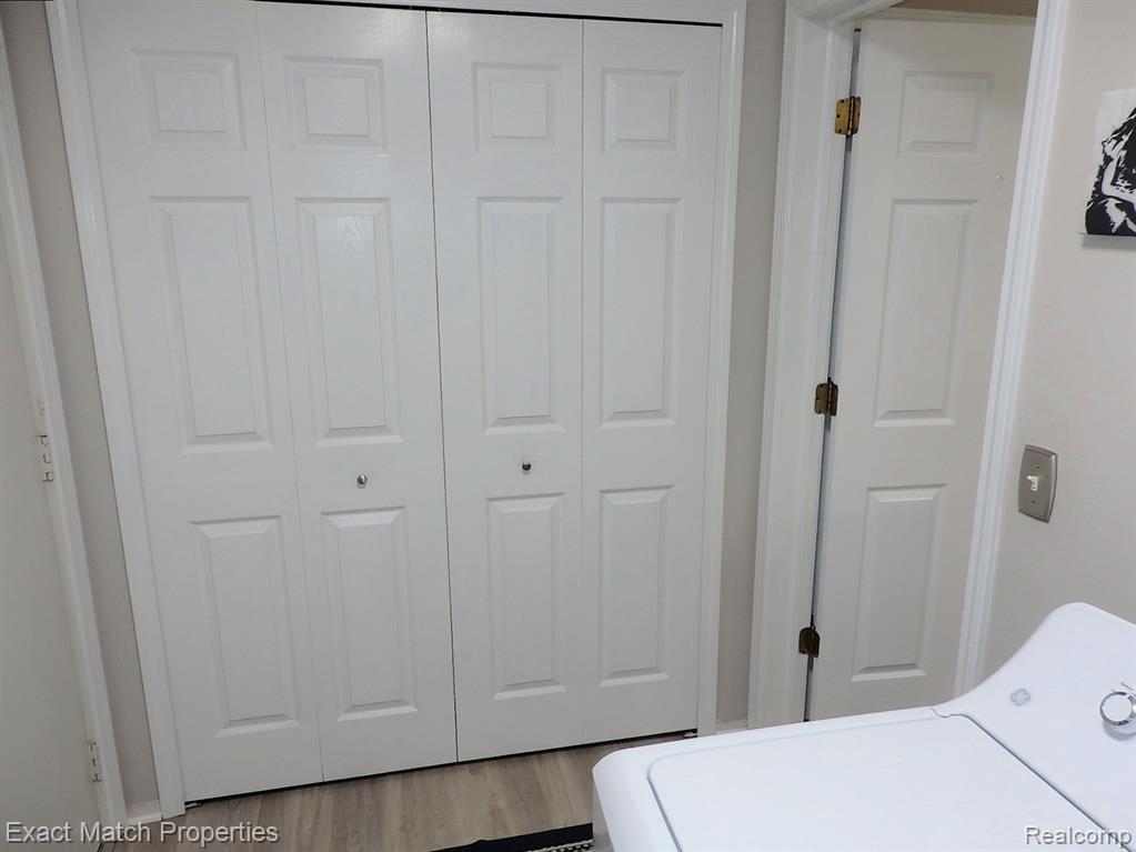 140 Pine Tree Ridge, Unit 2 Waterford, MI 48327 - Photo 29 of 46 Gallery Image 29