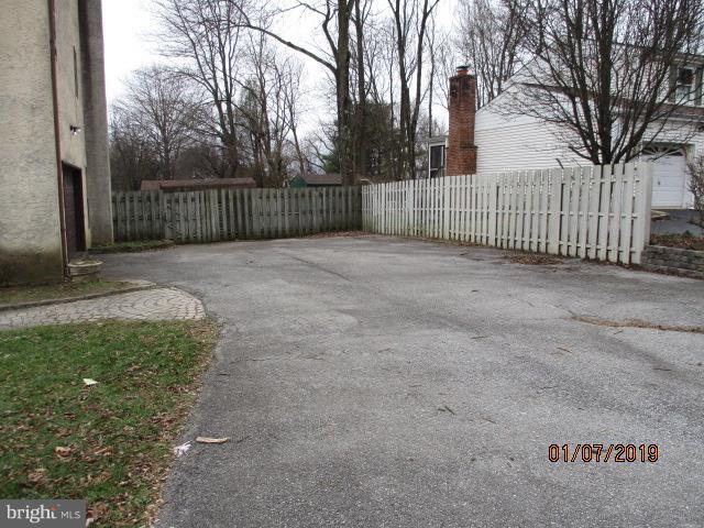 924 Sage Road West Chester, PA 19382 - Photo 2 of 22 driveway