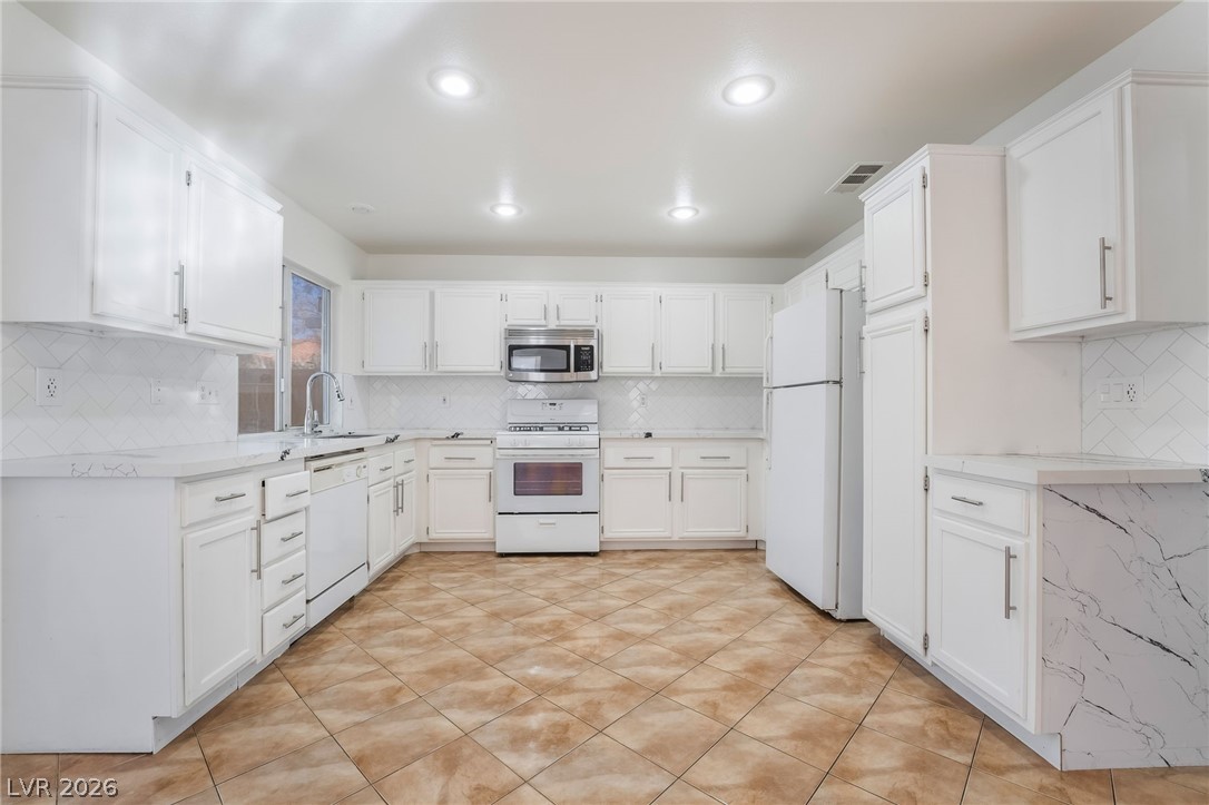 4411 Elk Point Circle Las Vegas, NV 89147 - Photo 12 of 40