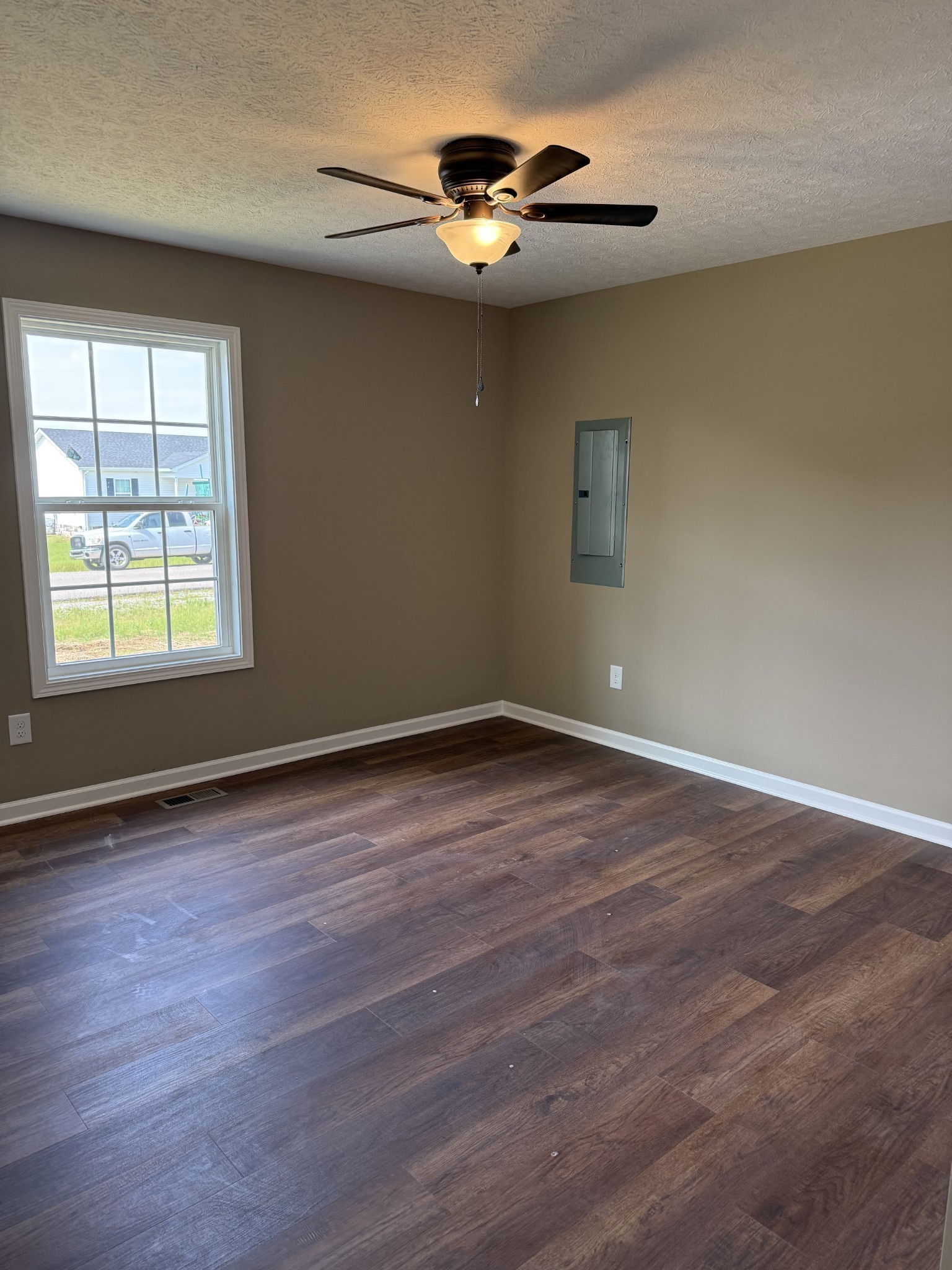 93 Hesselly Road Decherd, TN 37324 - Photo 7 of 13