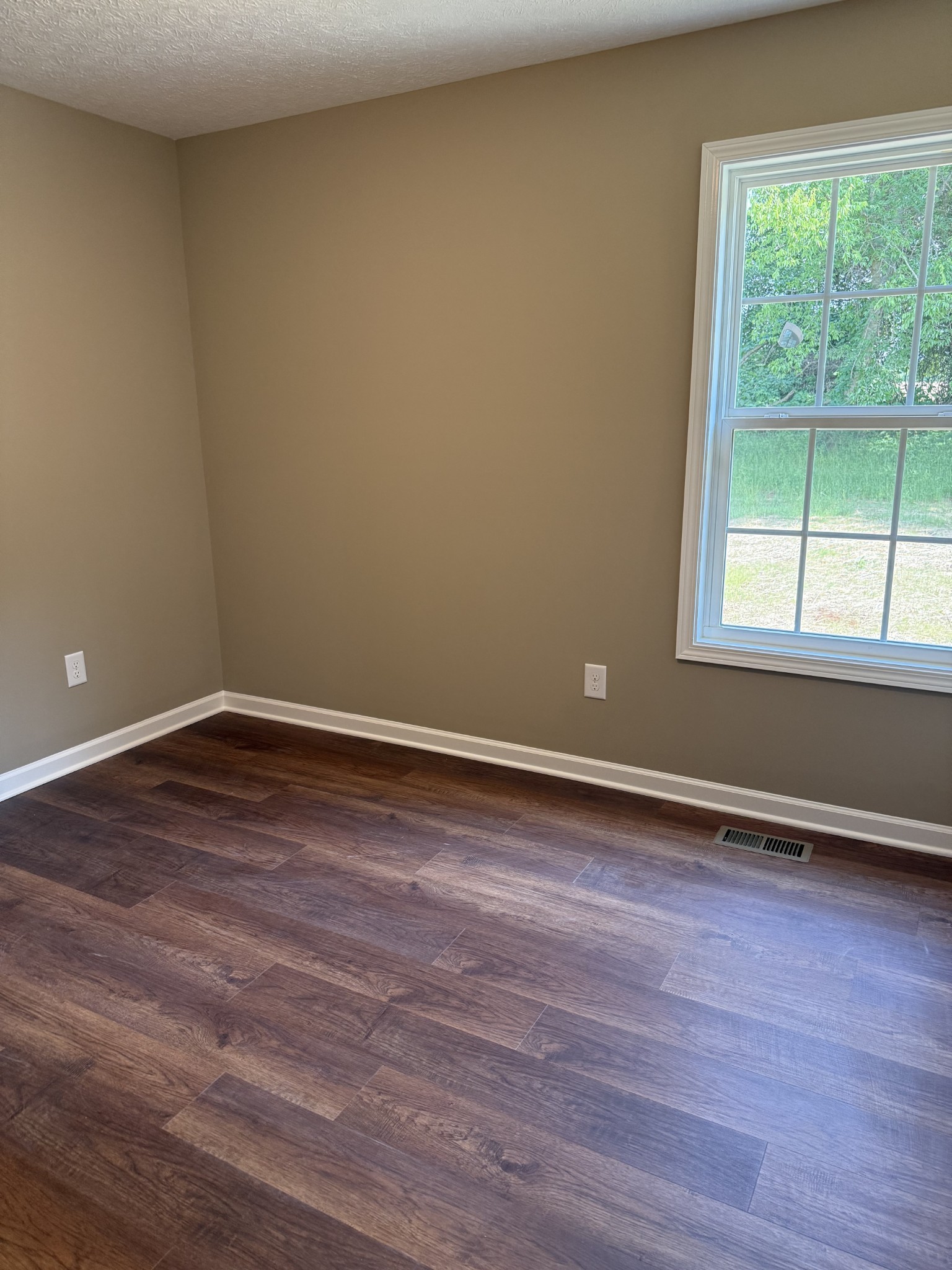 93 Hesselly Road Decherd, TN 37324 - Photo 8 of 13