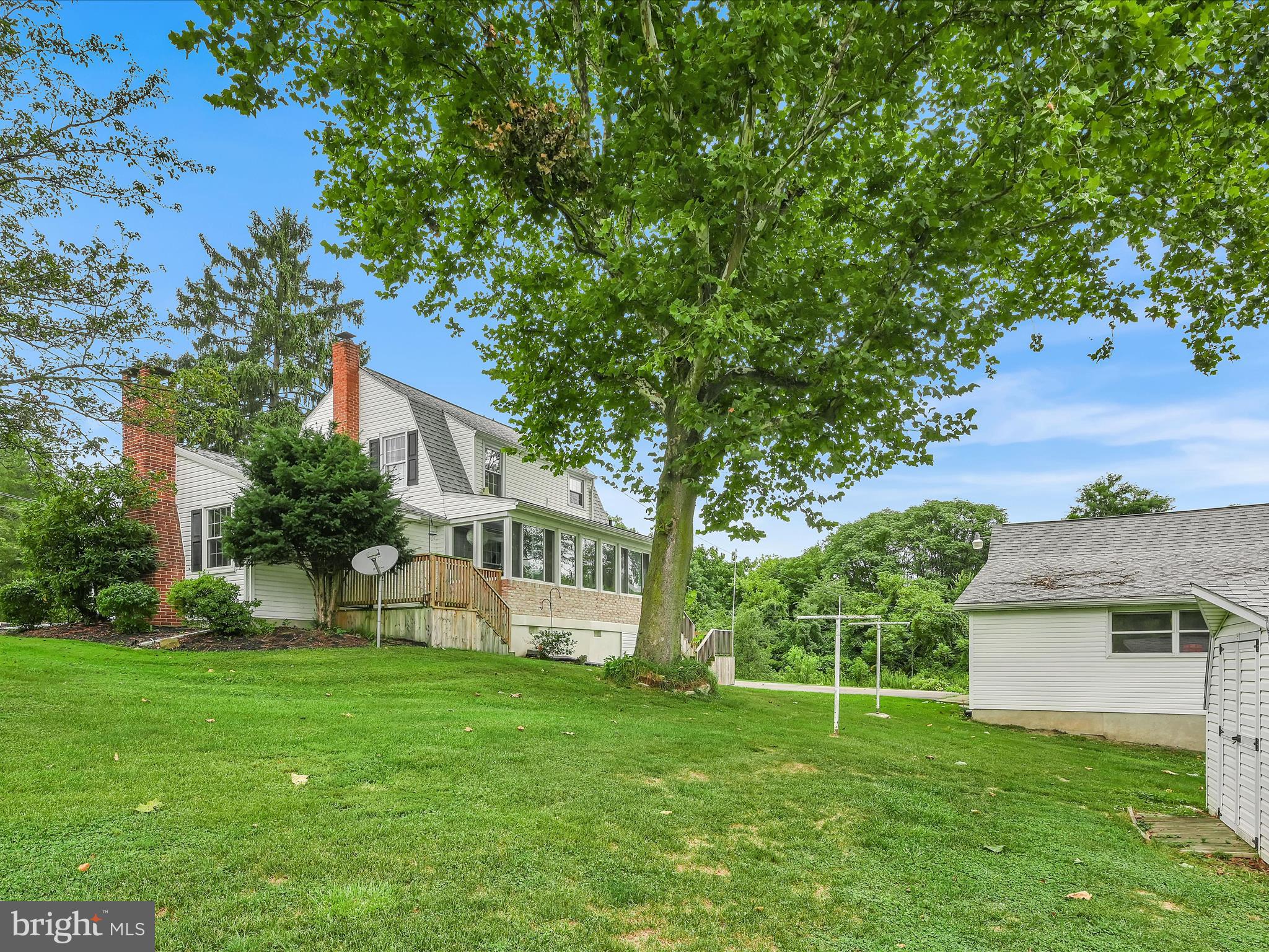 556 Accomac Road York, PA 17406 - Photo 8 of 42 Front