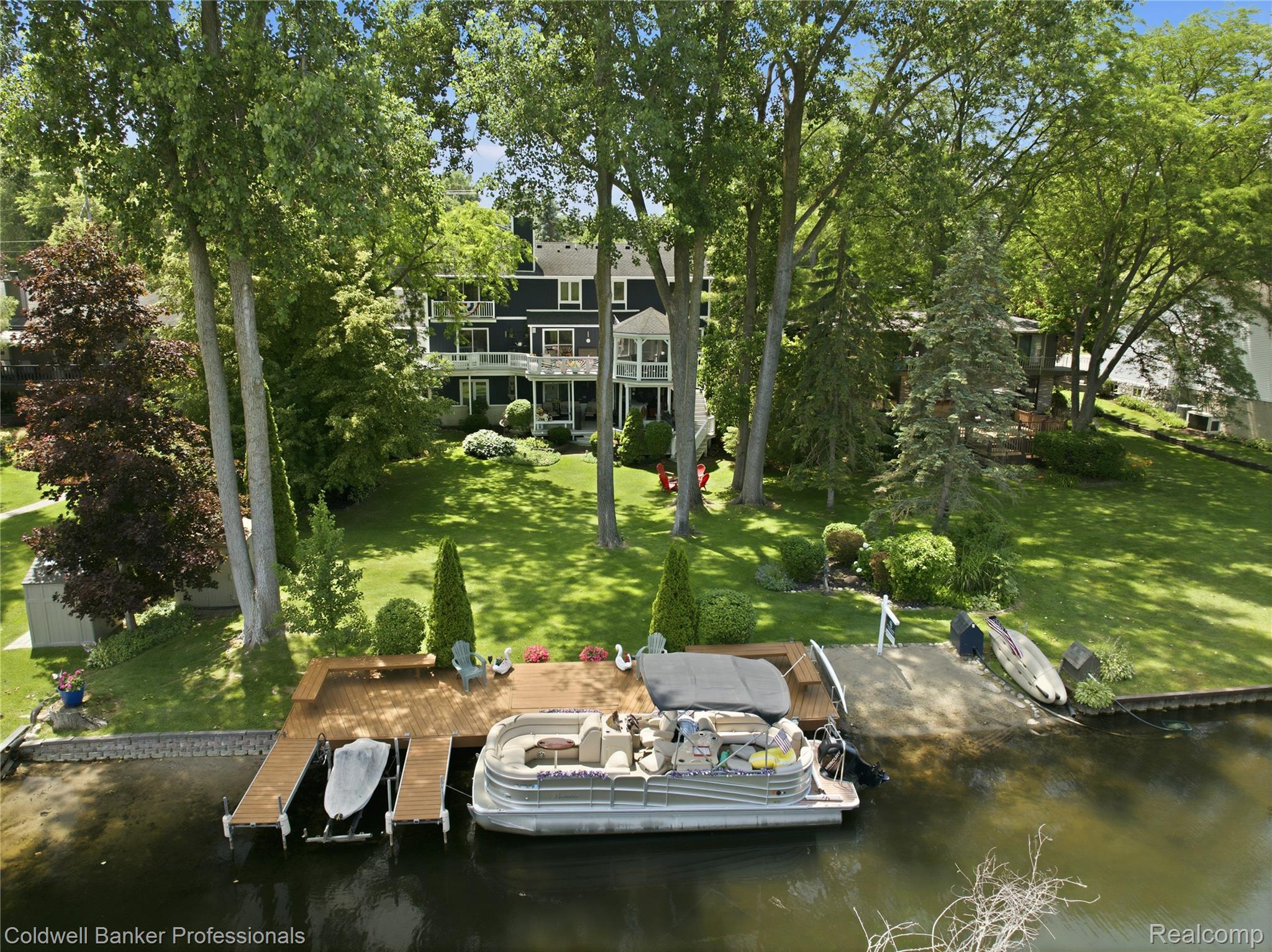 3410 Benstein Road Commerce Township, MI 48382 - Photo 4 of 45 Dock for all your toys