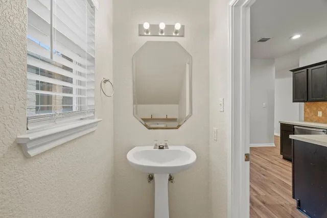 $2,950 | Undisclosed Address, Austin, TX 78749