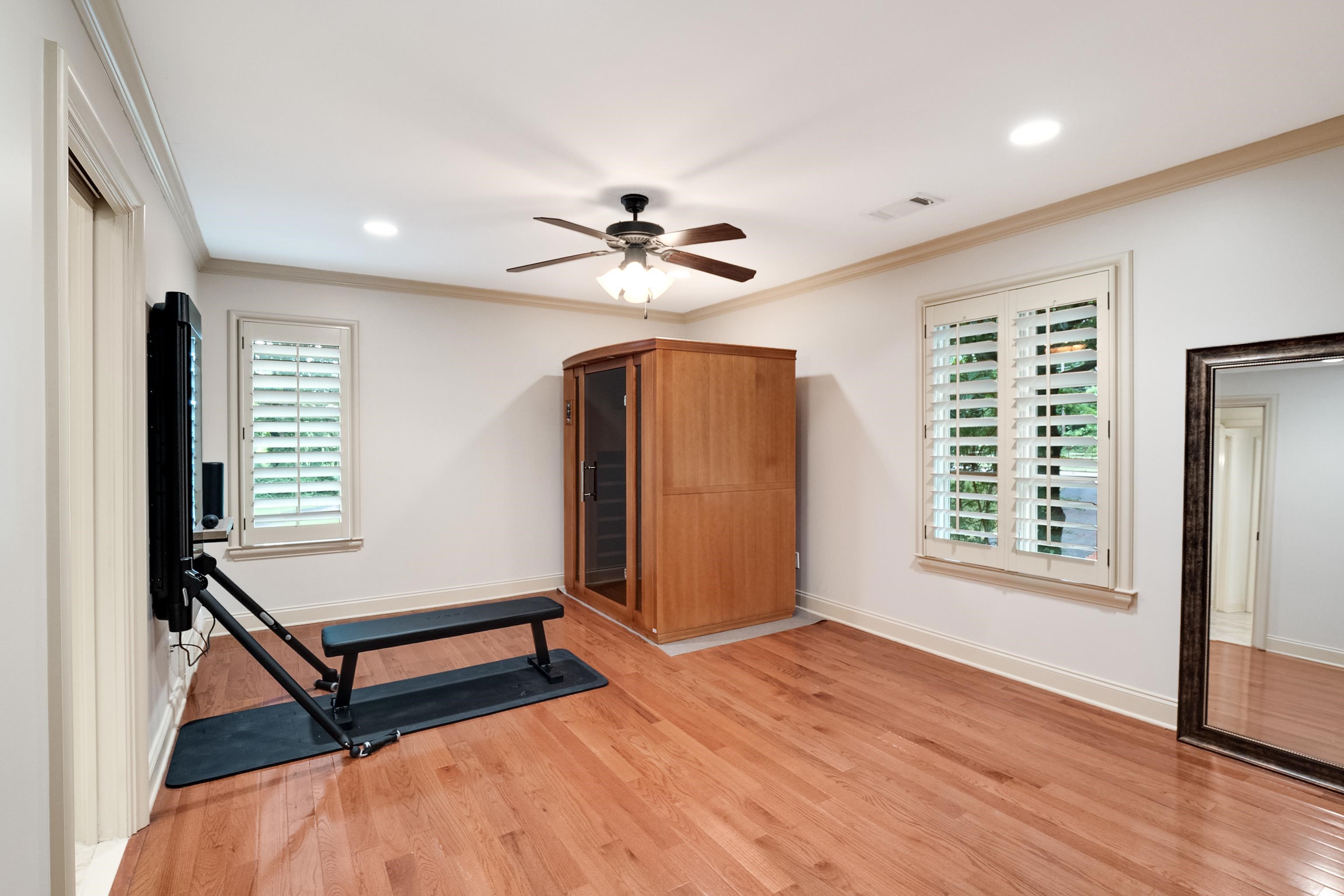 5720 Shady Grove Road Memphis, TN 38120 - Photo 28 of 40 a living room with furniture and a window