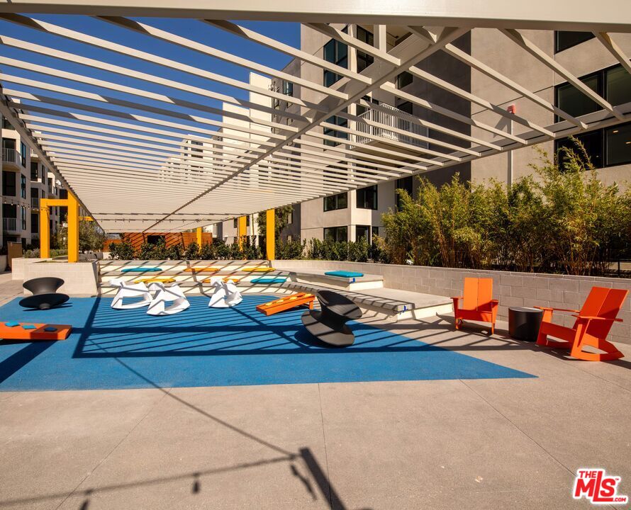 1101 North Main Street, Unit C450 Los Angeles, CA 90012 - Photo 35 of 35 a view of outdoor space with lounge chair