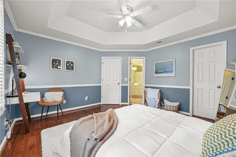 a view of a walk in closet