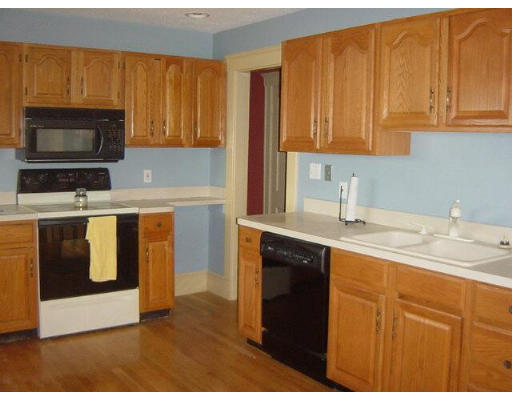49 Whitney Road Quincy, MA 02169 - Photo 4 of 6 Gallery Image 4