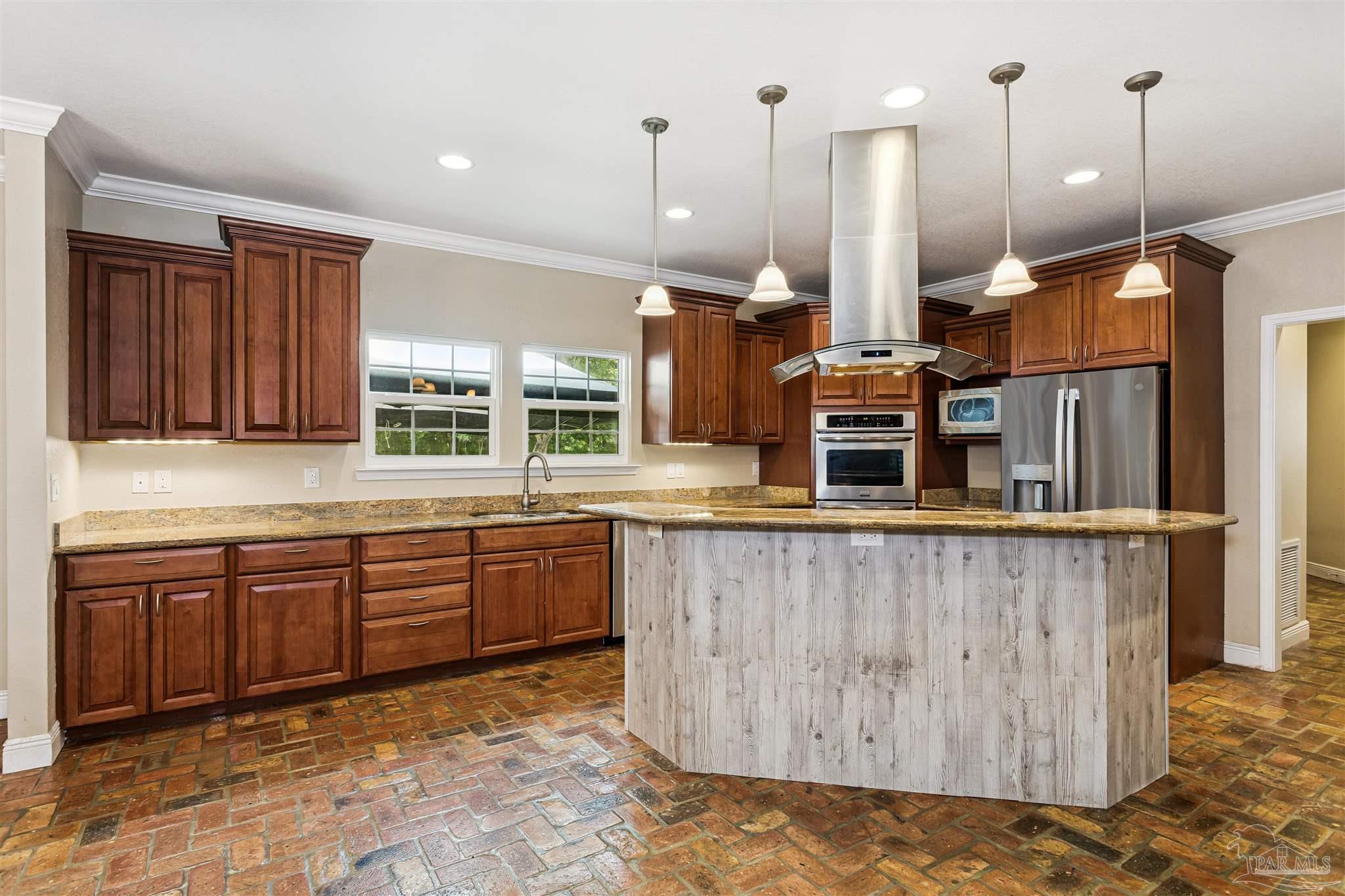 16340 Innerarity Point Road Pensacola, FL 32507 - Photo 7 of 25