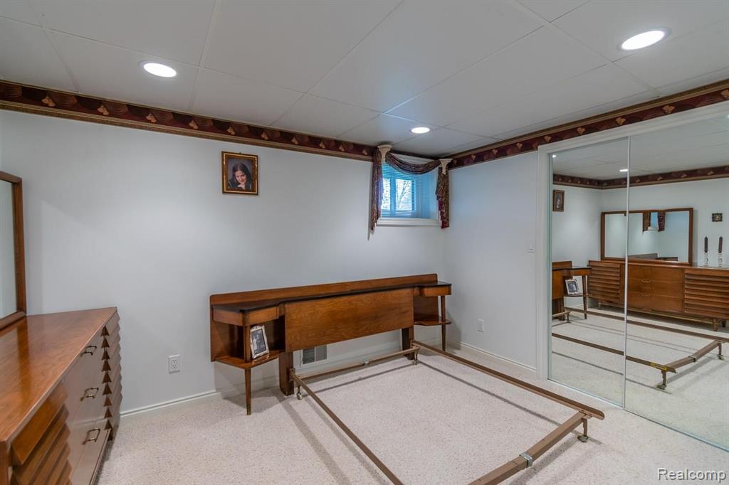2231 Crystal Drive, Unit 25 Rochester Hills, MI 48309 - Photo 24 of 41