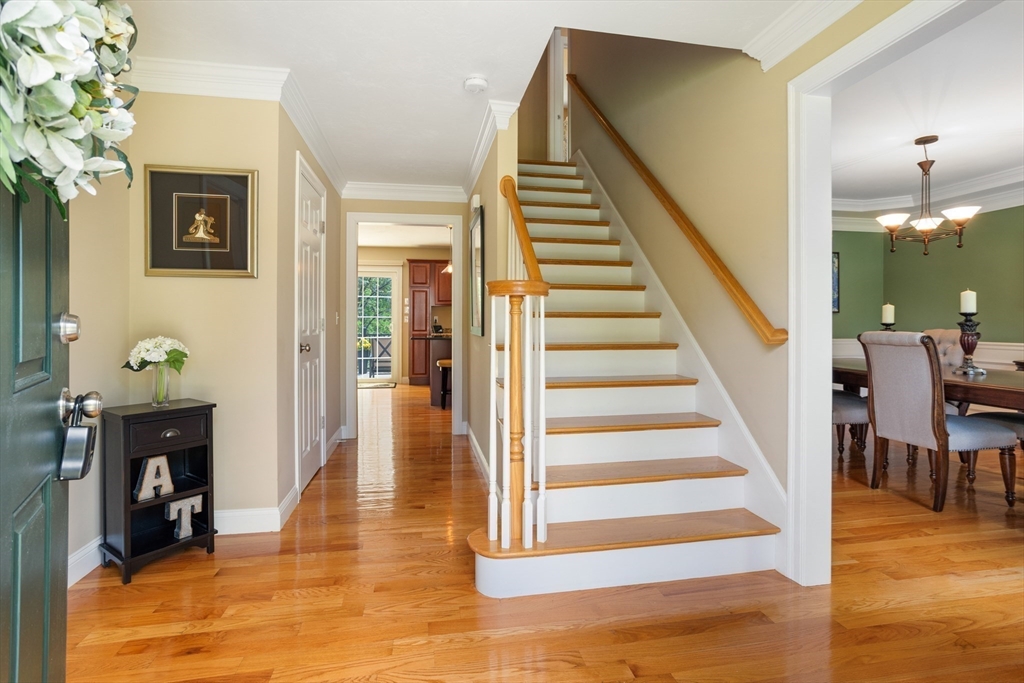 534 Newtown Road Littleton, MA 01460 - Photo 5 of 40 Gallery Image 5
