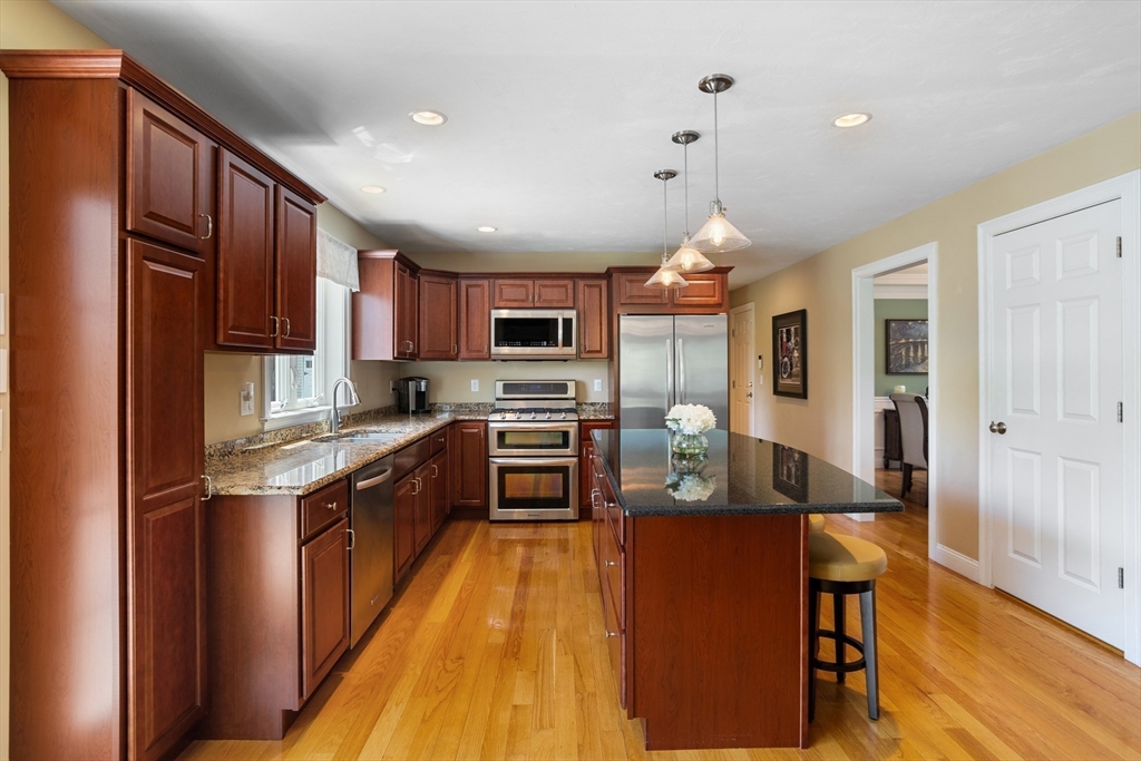 534 Newtown Road Littleton, MA 01460 - Photo 9 of 40 Gallery Image 9