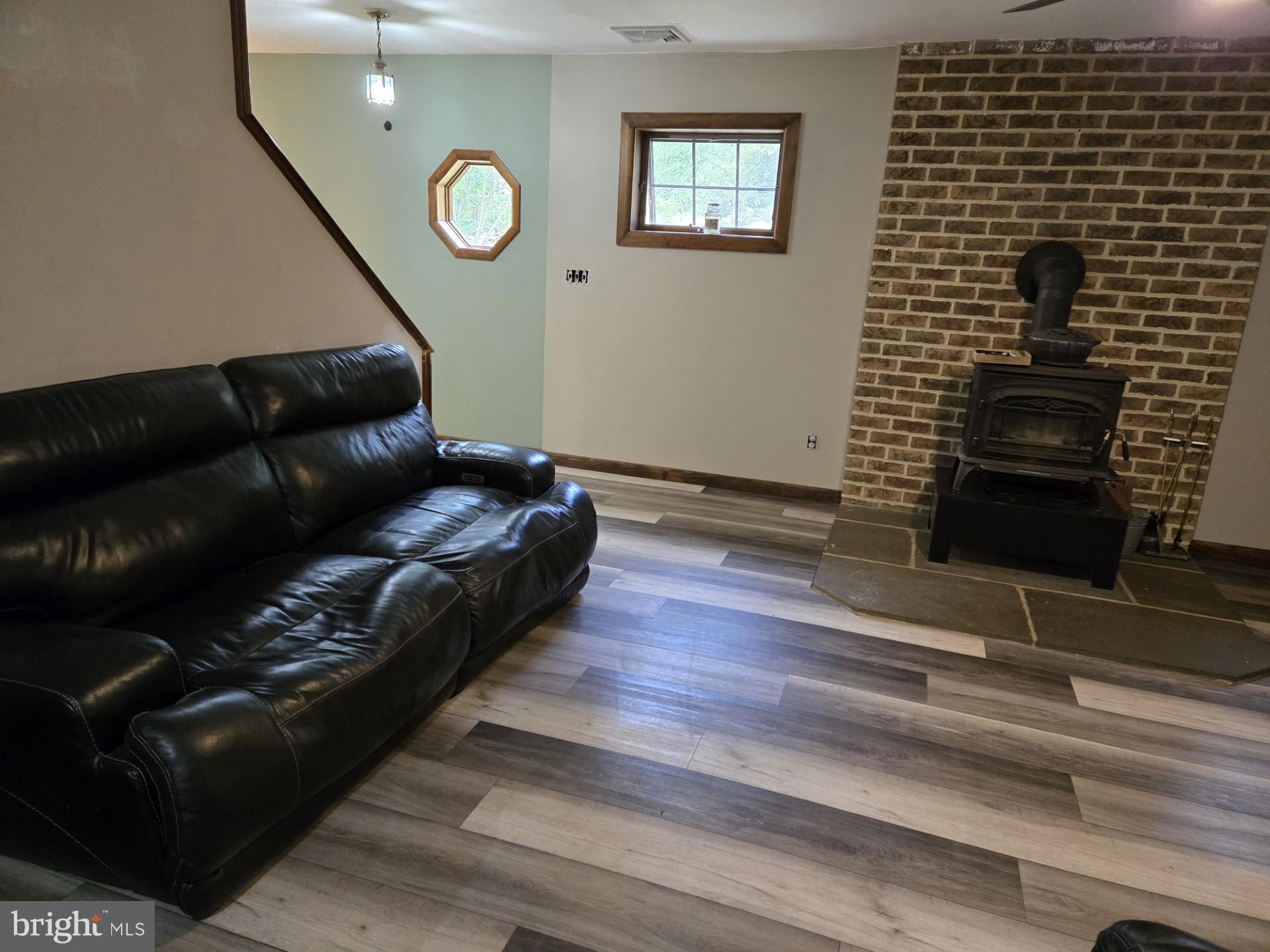 73 Old Company Road Barto, PA 19504 - Photo 5 of 44 Living Rm