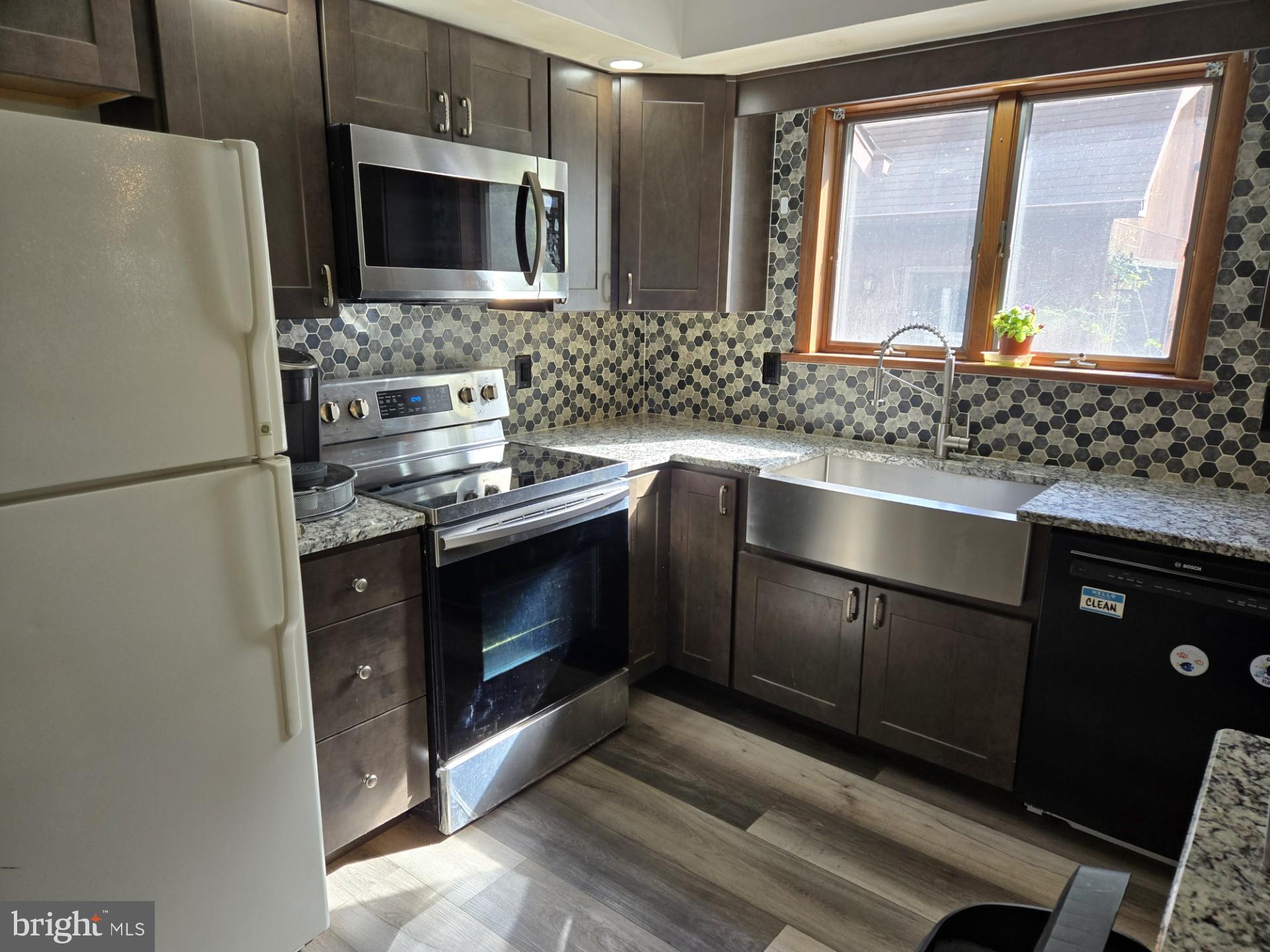 73 Old Company Road Barto, PA 19504 - Photo 9 of 44 Kitchen