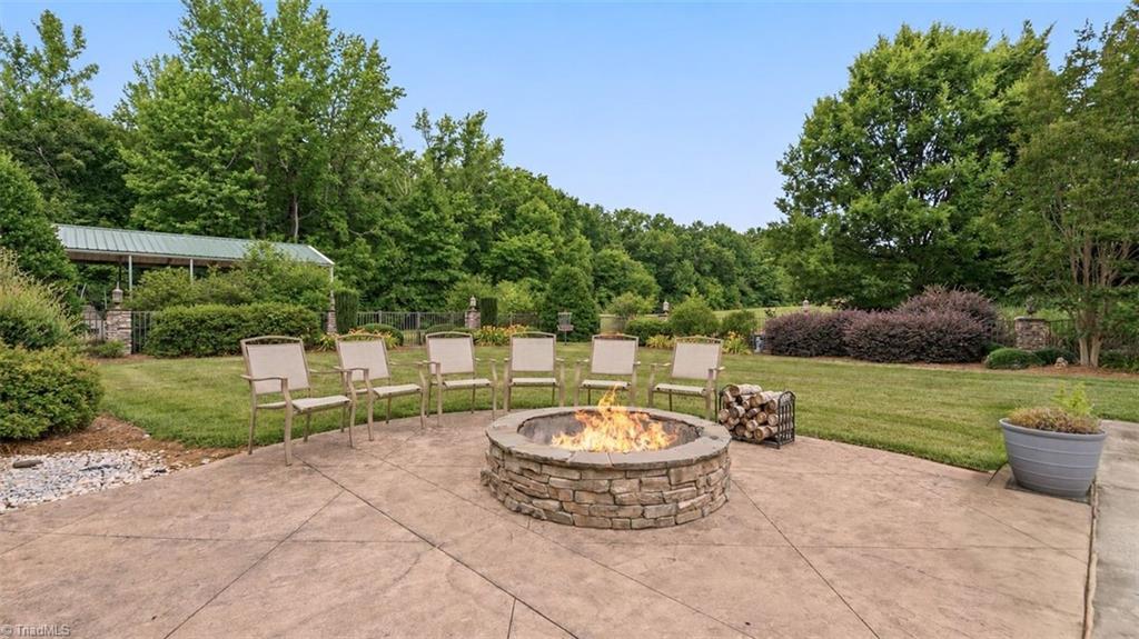 636 Lee Road Thomasville, NC 27360 - Photo 41 of 48