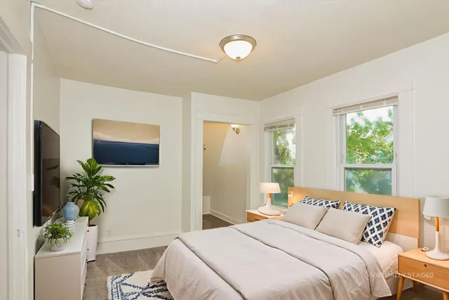 $1,899 | 250 North Irving Avenue, Minneapolis, MN 55405